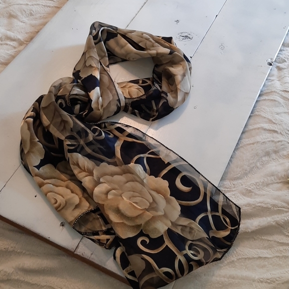 Navy and cream rose print Scarf - Picture 4 of 4